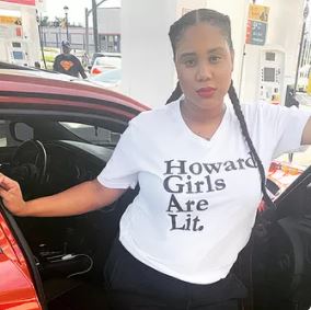 V-Neck Howard Girls Are Lit. T-Shirt